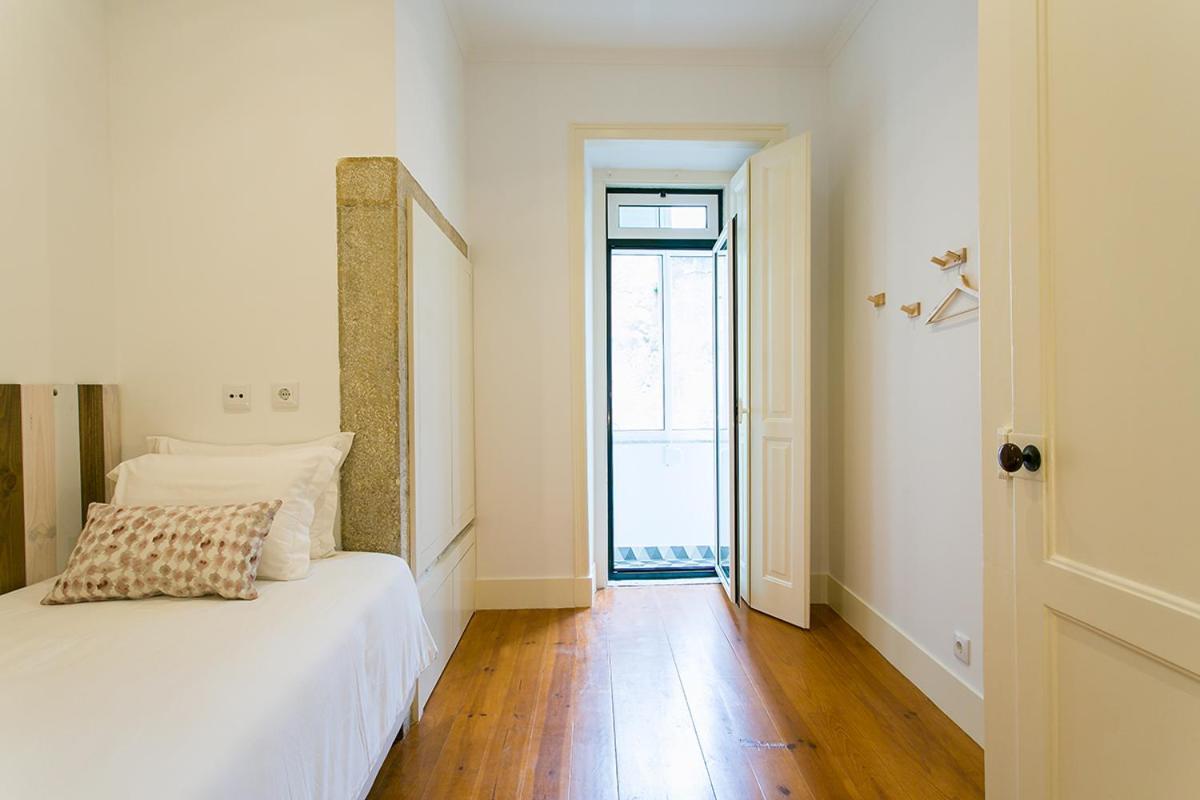 Lovelystay - Cozy 3Bdr Apartment In Estrela Lisboa Exteriör bild