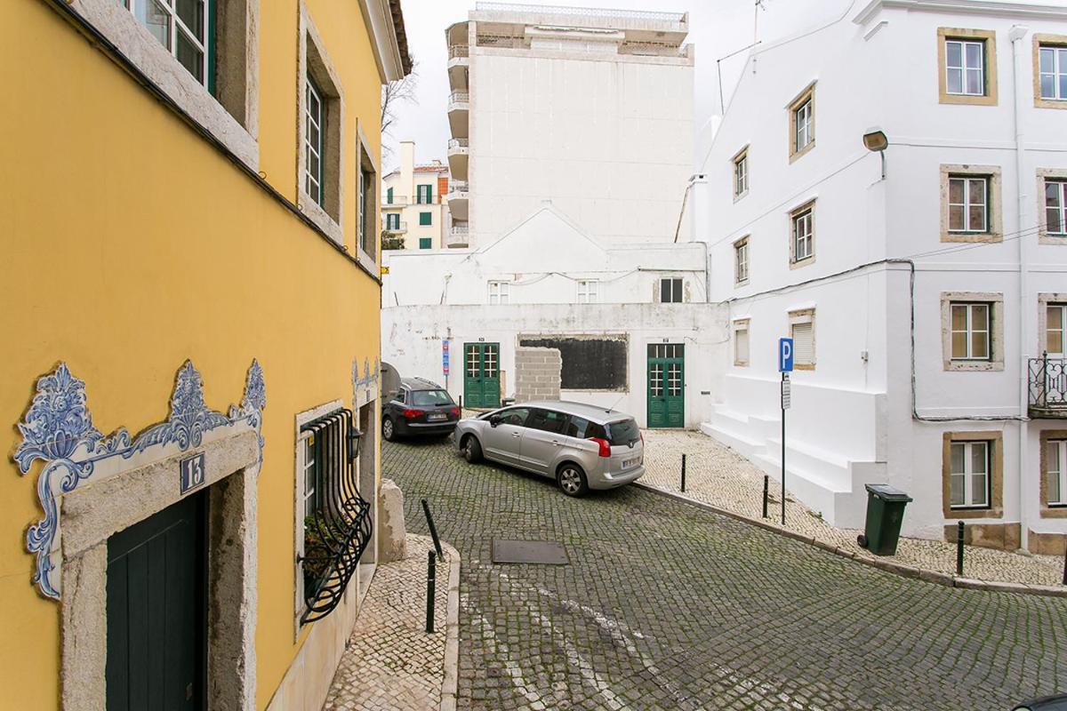 Lovelystay - Cozy 3Bdr Apartment In Estrela Lisboa Exteriör bild