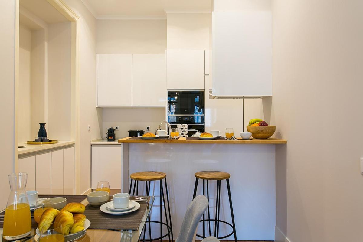 Lovelystay - Cozy 3Bdr Apartment In Estrela Lisboa Exteriör bild