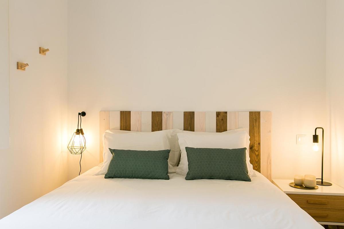 Lovelystay - Cozy 3Bdr Apartment In Estrela Lisboa Exteriör bild