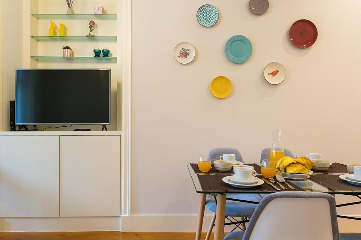 Lovelystay - Cozy 3Bdr Apartment In Estrela Lisboa Exteriör bild