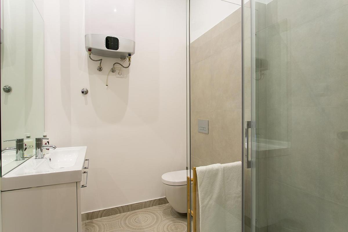 Lovelystay - Cozy 3Bdr Apartment In Estrela Lisboa Exteriör bild